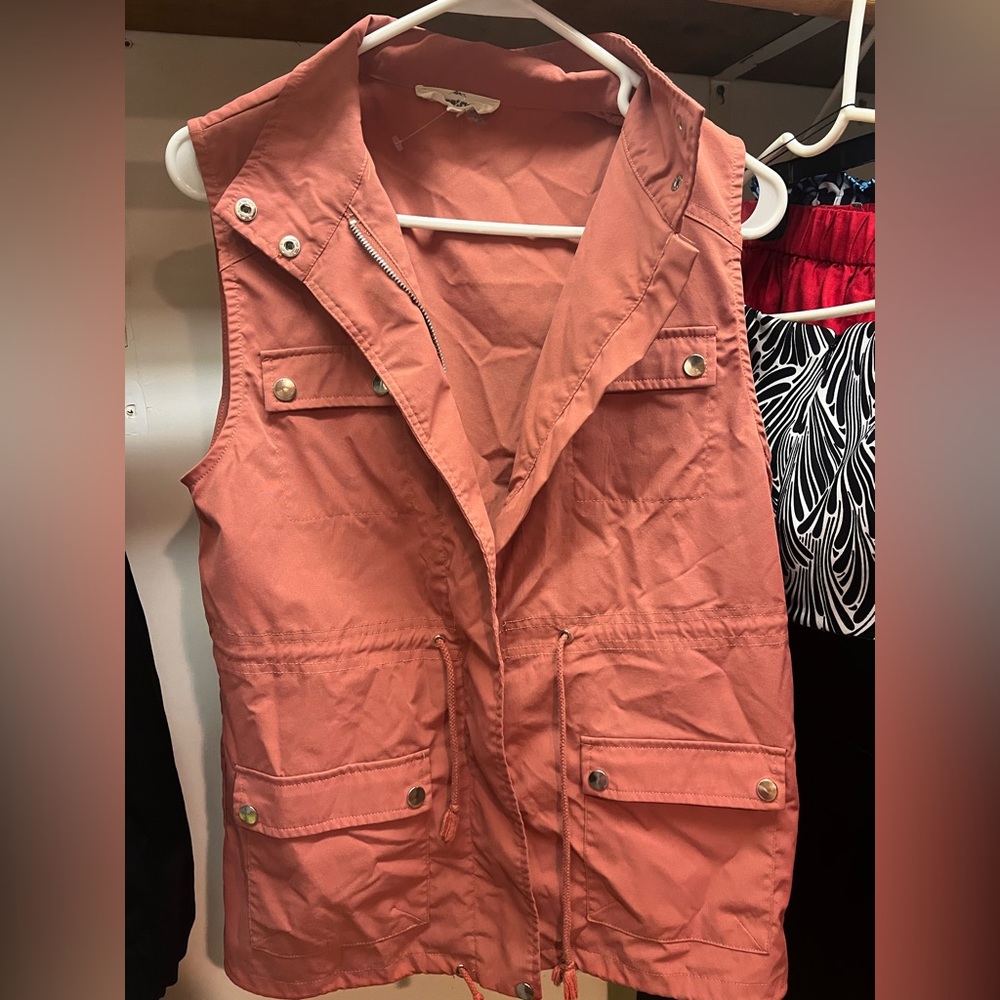 Sleeveless Utility Vest in Dusty Coral